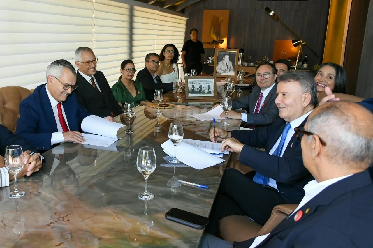 Com interveniência da Associação Amigos do Palacinho, prefeitura de Palmas assina acordo internacional de ensino profissionalizante